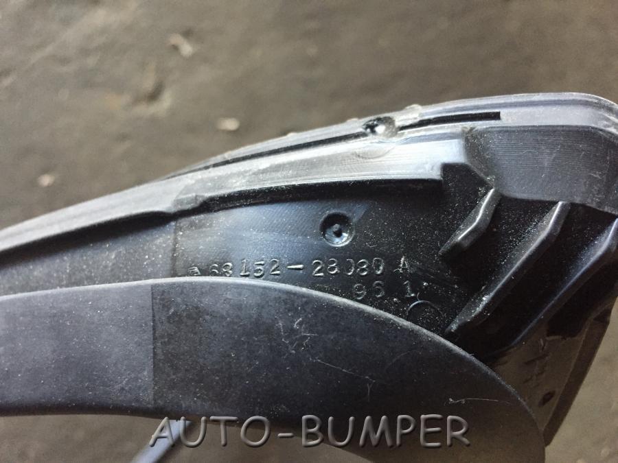 Toyota Уплотнитель двери задней  6815228080