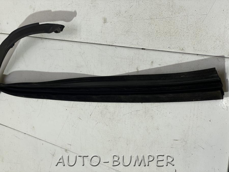 Volvo XC60 2010- Уплотнитель стекла двери передней правой 31479777, 30762366, 31352213