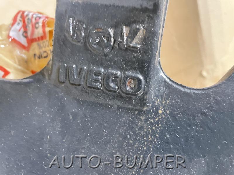 Iveco Daily Цапфа кулак поворотный правый 504121925