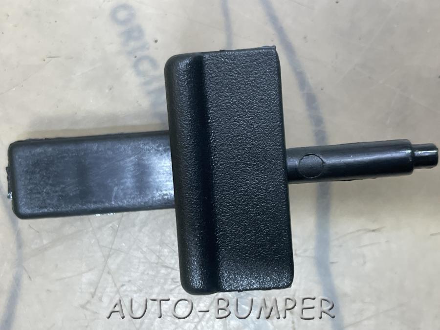Iveco EuroTech Cursor Крюк солнцезащитной шторки 98472405