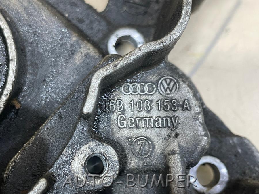 Audi A4 2001- Крышка коленвала 06B103153A