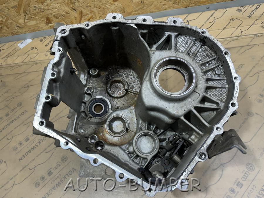 VAG Корпус КПП задняя часть 0AM301103F