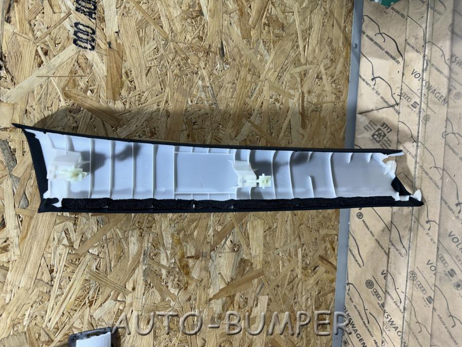 Toyota Harrier 2020- Накладка на стойку 62220-48220, 62210-48190