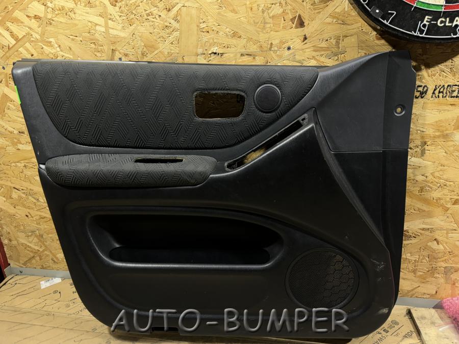 Toyota Kluger V Обшивка двери передней левой 67778X13W0