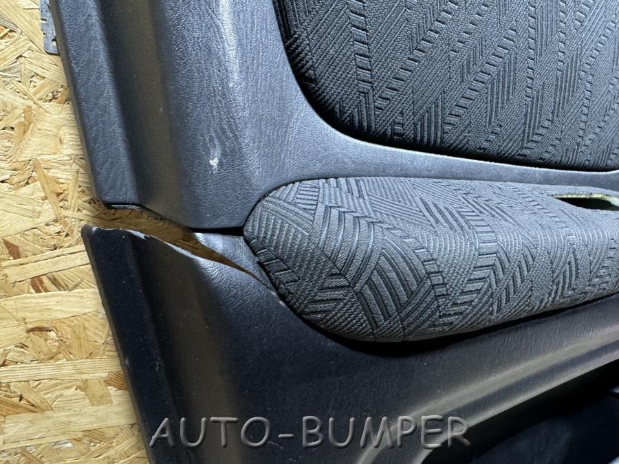 Toyota Kluger V Обшивка двери передней левой 67778X13W0