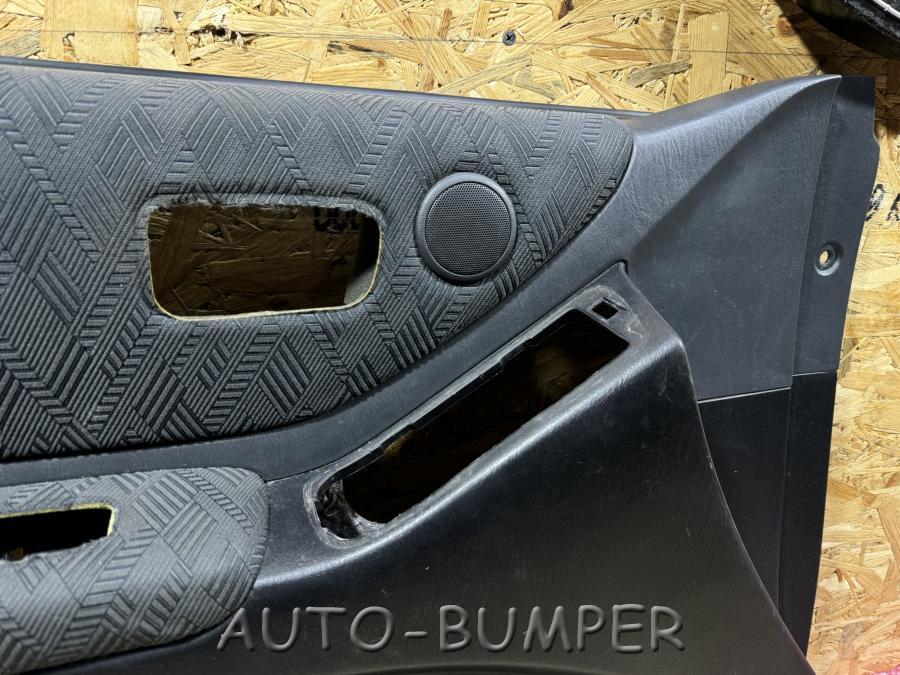 Toyota Kluger V Обшивка двери передней левой 67778X13W0