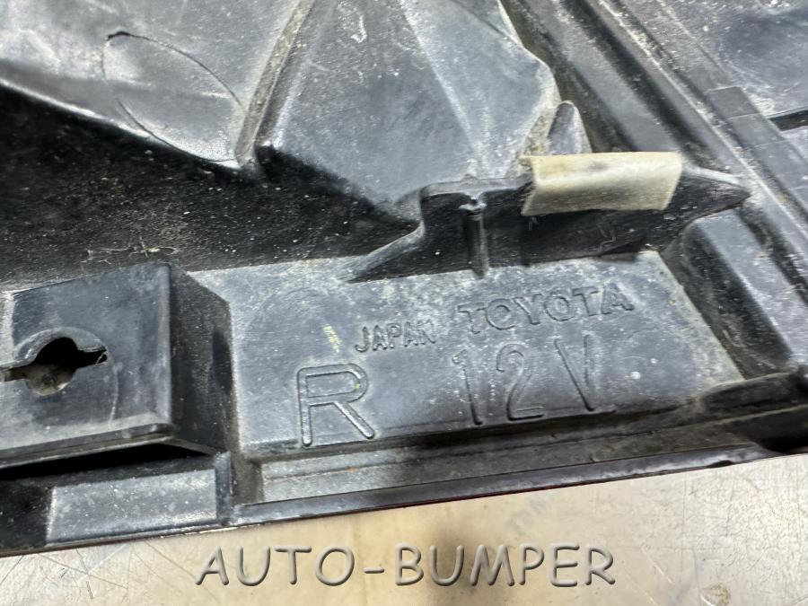 Toyota Kluger V Фонарь задний левый 8155048030