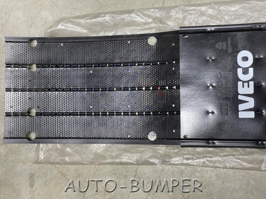 Iveco Stralis Брызговик крыла переднего 504074053