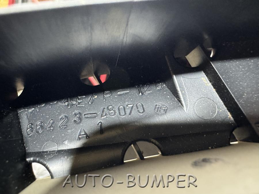Toyota Kluger V Направляющая передняя левая 66423-48070