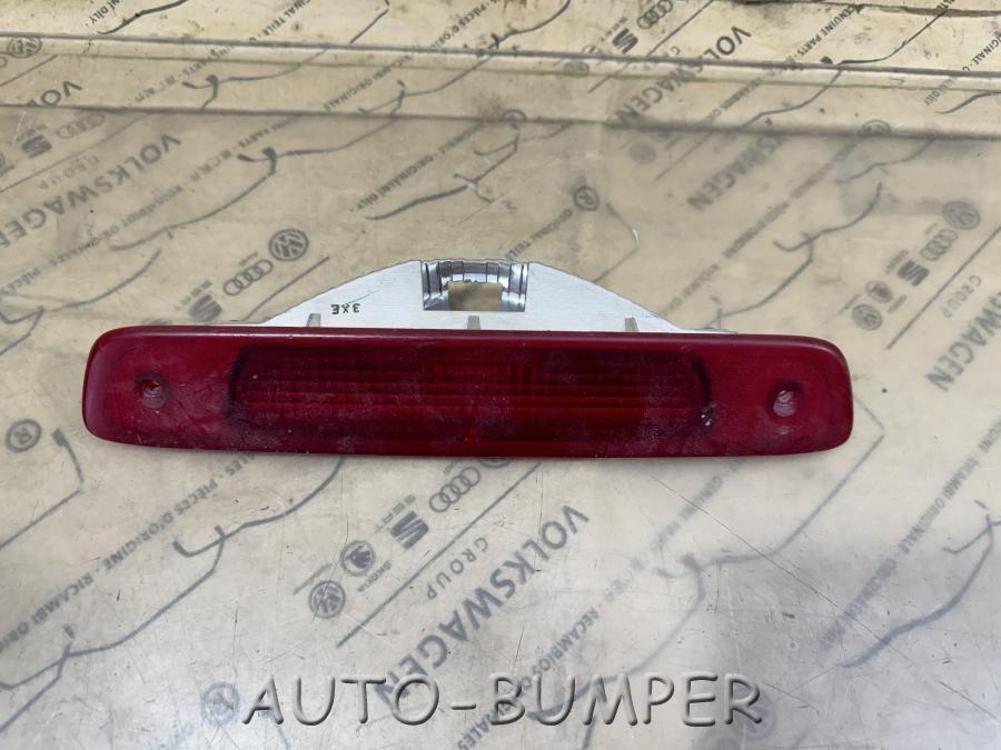Toyota Kluger V Стоп сигнал