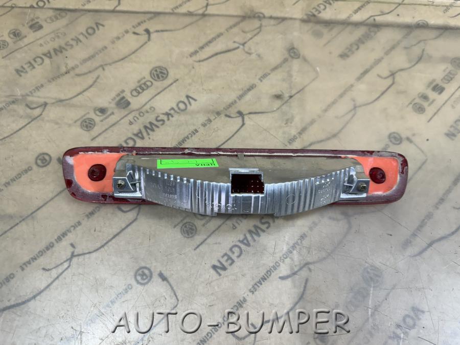 Toyota Kluger V Стоп сигнал