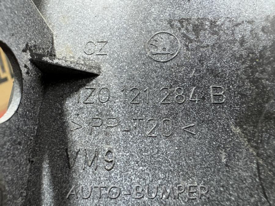 Skoda Octavia A5 Воздуховод радиатора левый  1Z0121284B