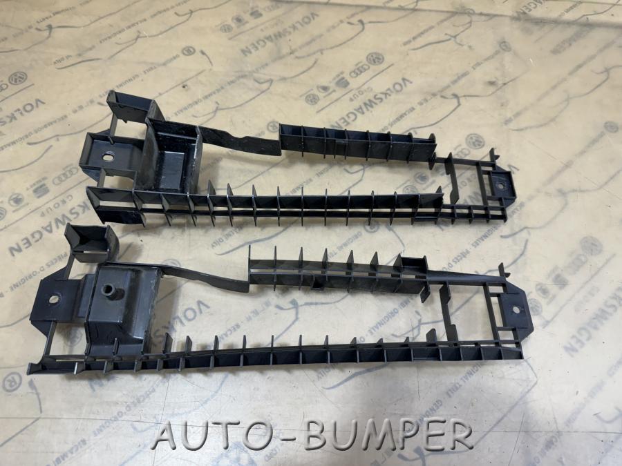 Toyota Kluger V Накладка на центральную стойку RH/LH 62417-48060, 62418-48050