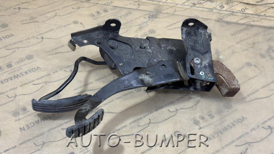 Renault Megane 2 (2003-2009) - педаль газа и тормоза   8200153268 8200705400