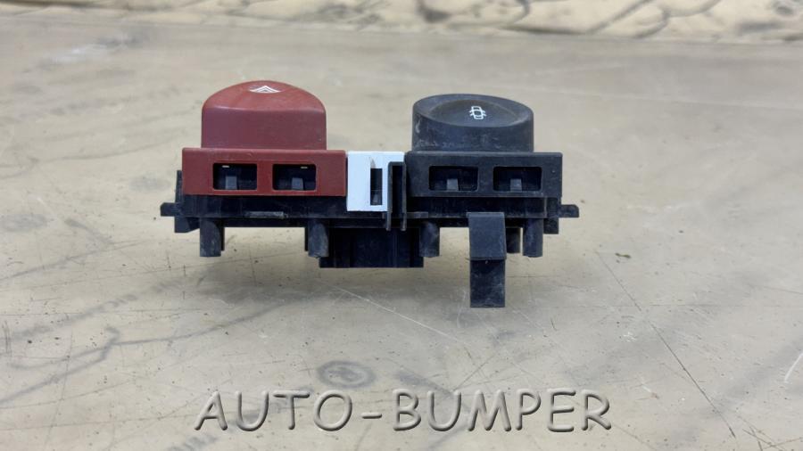 Renault Megane 2 (2002-2009) - Блок кнопок 8200407415 88040009