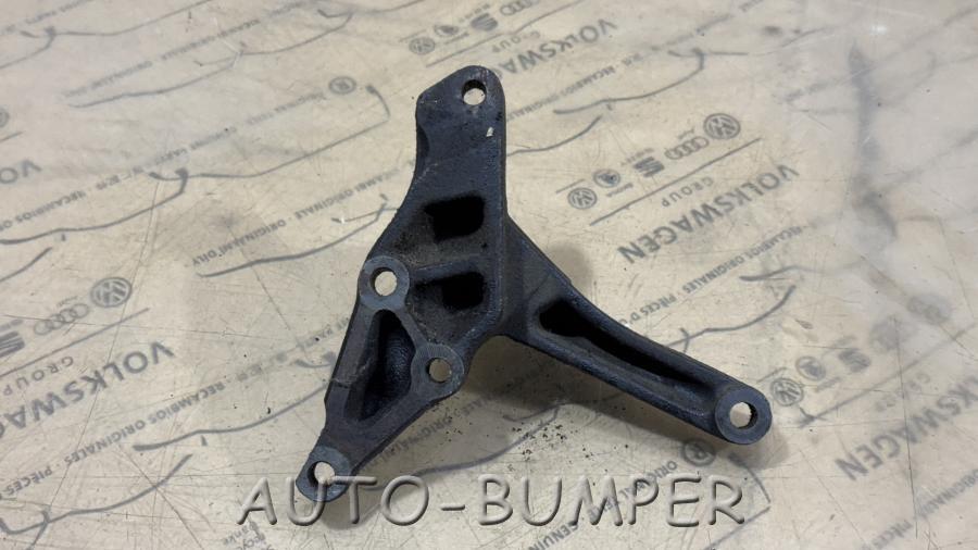 Toyota Corolla - Кронштейн опоры двигателя 1231522030