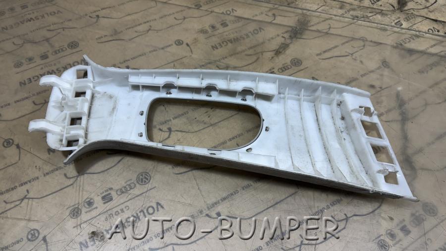  Renault Megane 2 - Накладка средней стойки  левая 8200034957 3110S0200