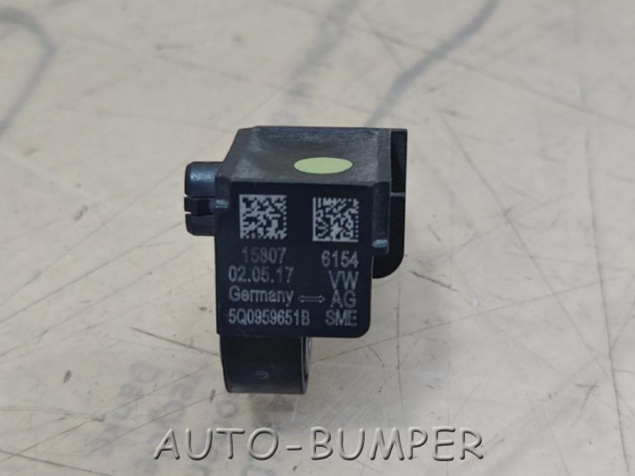 Volkswagen Tiguan 2 Датчик AIRBAG 5Q0959651B