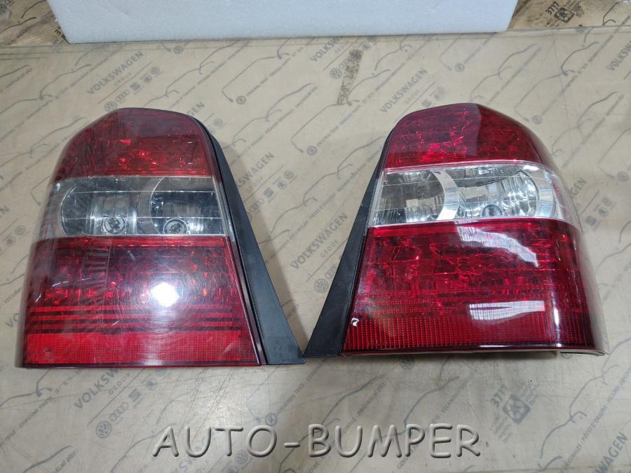 Toyota Kluger V Фонари задние N6486758, N6486761