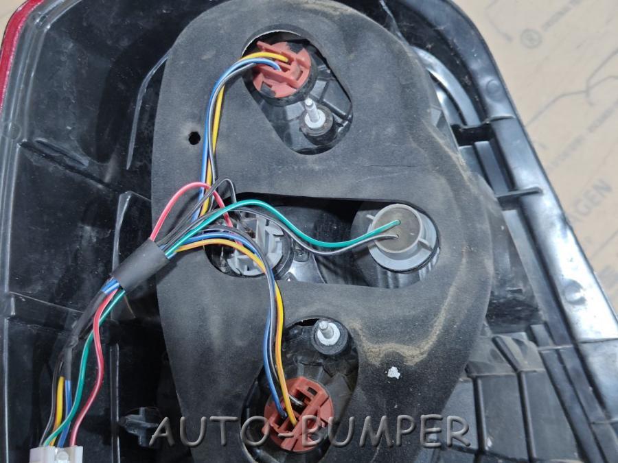 Toyota Kluger V Фонари задние N6486758, N6486761