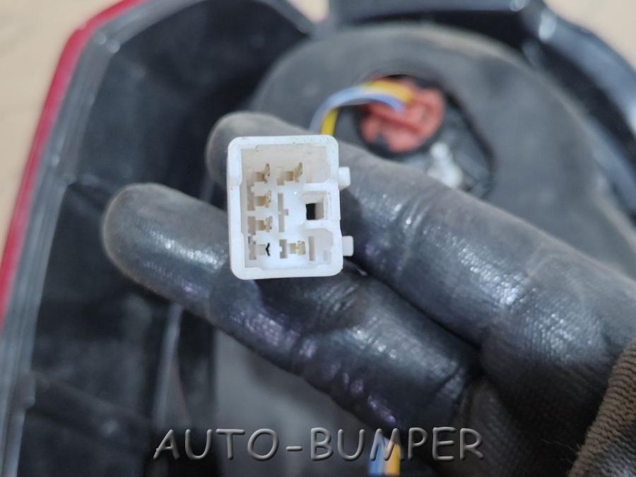 Toyota Kluger V Фонари задние N6486758, N6486761