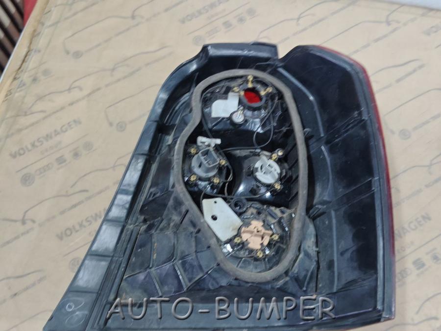Toyota Kluger V Фонари задние N6486758, N6486761