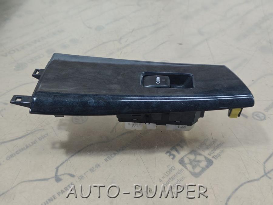 Toyota Corolla  Накладка на кнопки стеклоподъемника 7423212410 