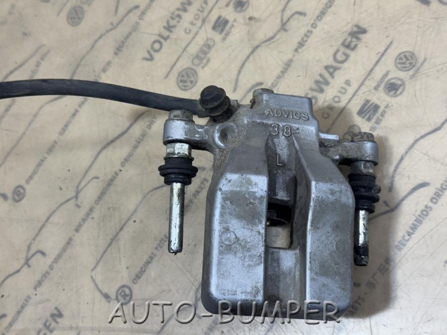 Toyota Camry 40 Суппорт Задний левый 4785033210