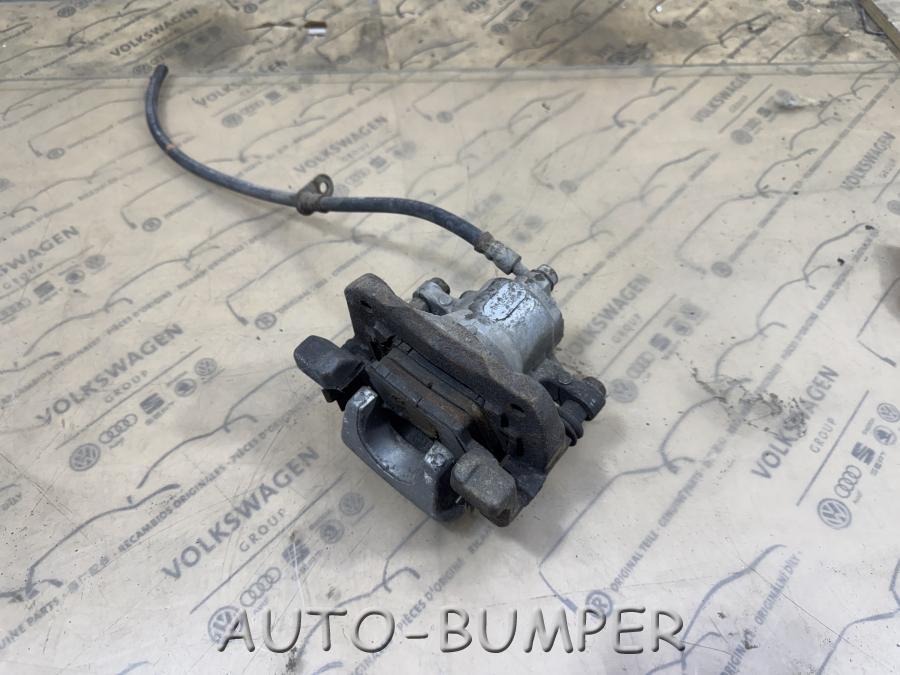 Toyota Camry 40 Суппорт задний правый 4783033210