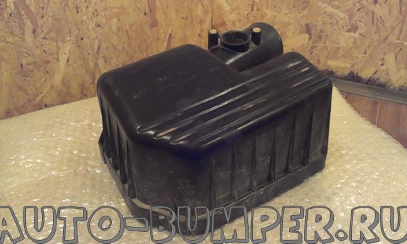 Suzuki Grand Vitara 2008- Корпус воздушного фильтра (верхняя часть) 65JA01 13700-64J00