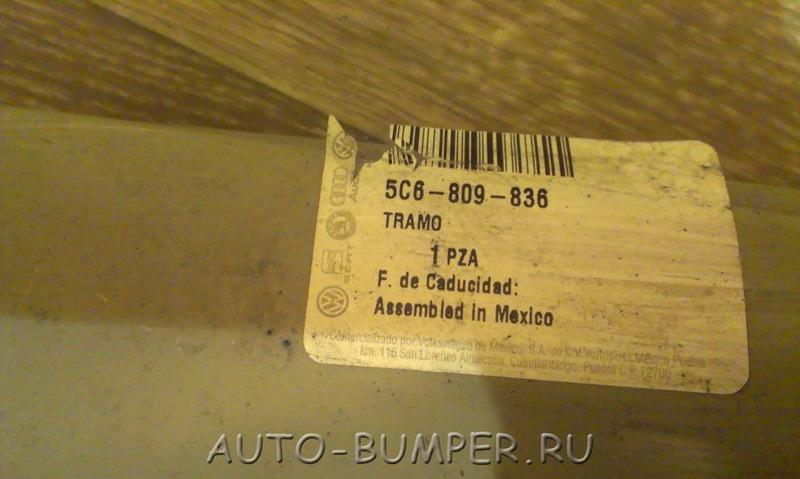 Volkswagen Jetta 2011- Боковая панель кузова правая 5C6809836