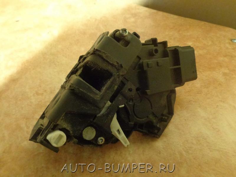 Ford Focus 2 2005- Замок двери задней правый 4M5AA26412BE