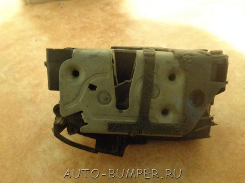 Ford Focus 3 2011- Замок двери передней правый BM5AA21812BE