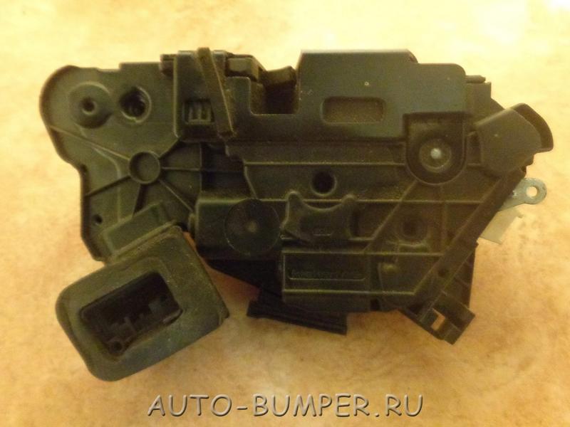 Volkswagen Golf 6 2009- Замок двери передней правой  5K2837016B