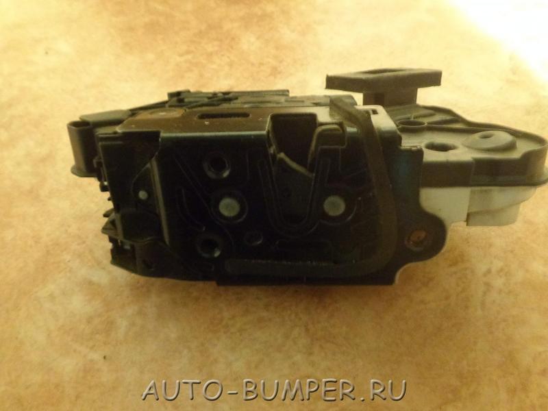 Volkswagen Golf 6 2009- Замок двери передней правой  5K2837016B