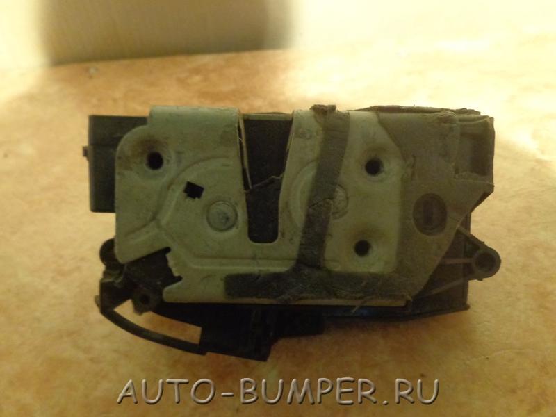 Ford Focus 3 2011- Замок двери задний правый  BM5AA26412AE