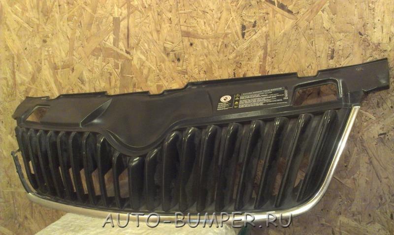 Skoda Fabia 2010- Решетка радиатора  5J0853668C