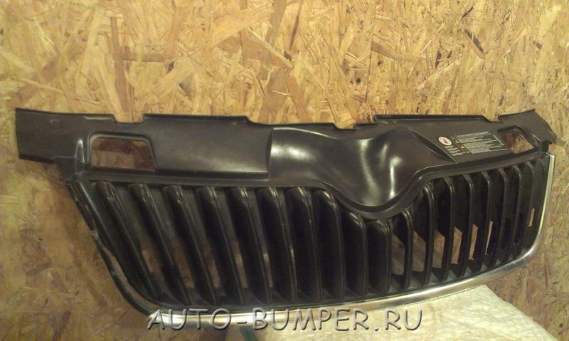 Skoda Fabia 2010- Решетка радиатора  5J0853668C