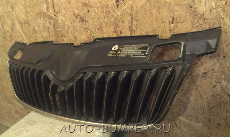 Skoda Fabia 2010- Решетка радиатора  5J0853668C