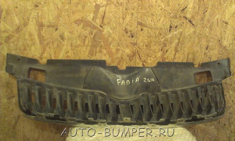 Skoda Fabia 2010- Решетка радиатора  5J0853668C