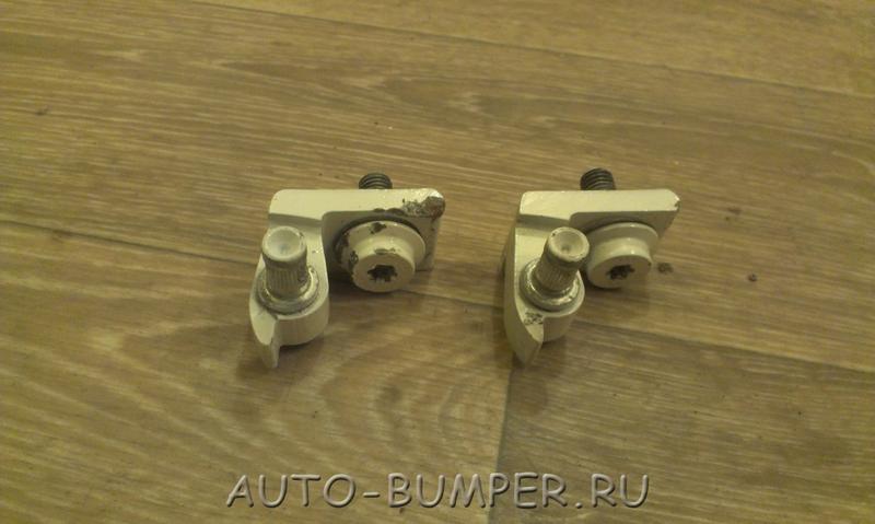 Skoda Yeti 2009- Петли двери задней левой