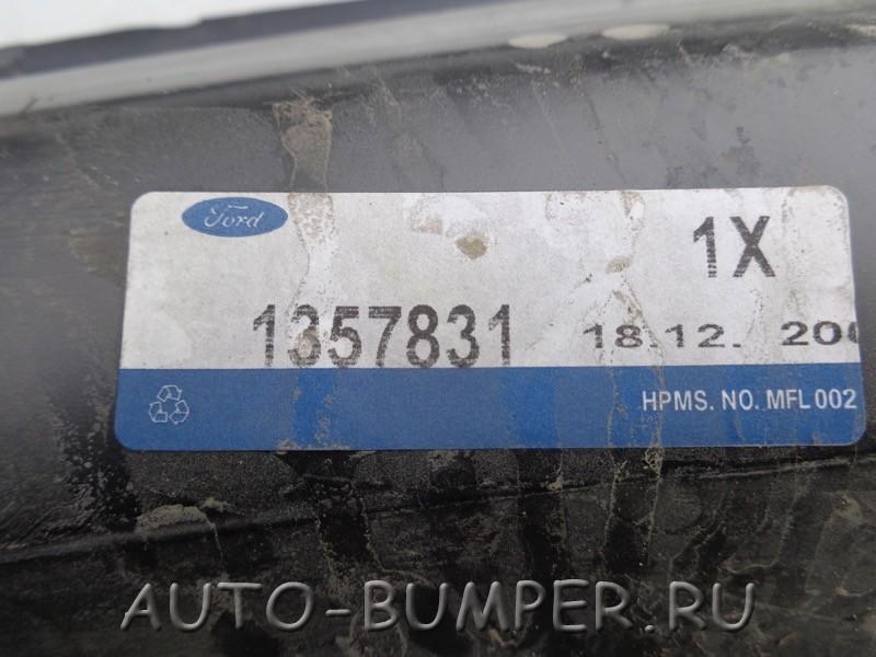 Ford Focus 2 седан 2008- Панель задка внутренняя  1357831 1680996