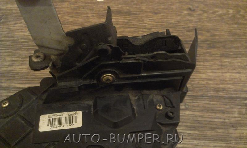 Ford Focus 2 2005- Замок двери задней правой 4M5AA26412EC