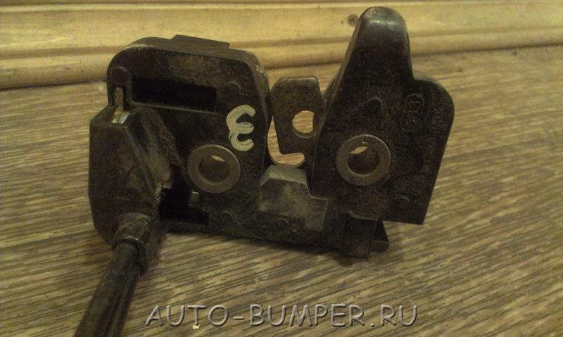 Ford Focus 2 2005- Замок двери с тросиком