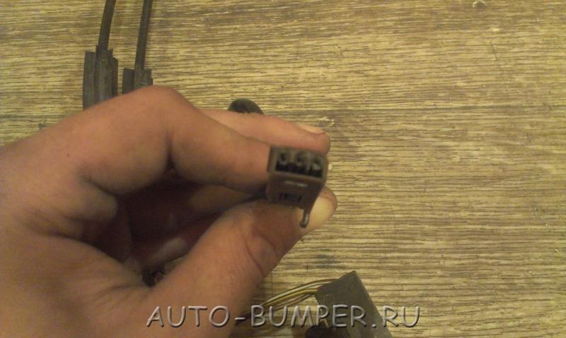 Ford Focus 2 2005- Замок двери с тросиком