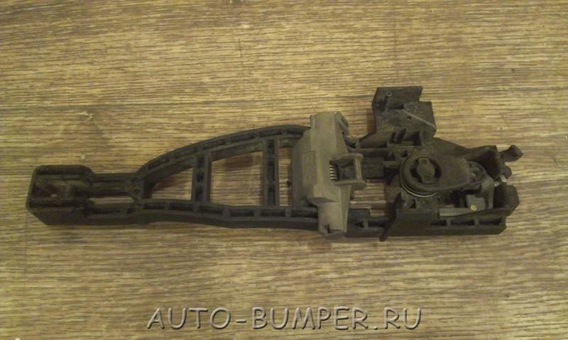 Ford Focus 2 2005- Кронштейн ручки двери передней левой 3M51R224A36BF, 1480068