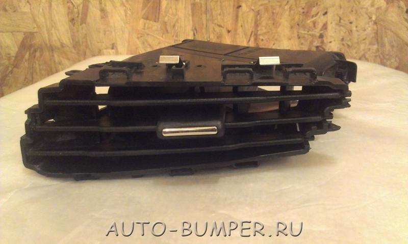 Ford Focus 3 2012- Дефлектор воздушного потока правый  BM51A014L21