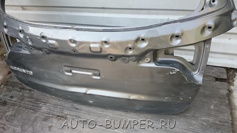 Kia Sorento 2013- Дверь багажника 737002P520