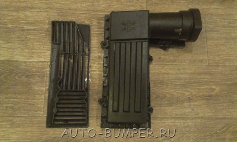 Volkswagen Tiguan 2008- Корпус воздушного фильтра, верх. часть 1K0129607