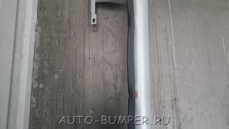Land Rover Defender 2003- Порог (подножка) LR008375